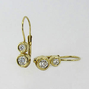 cw40-003-zlate-nausnice-s-diamanty.jpg