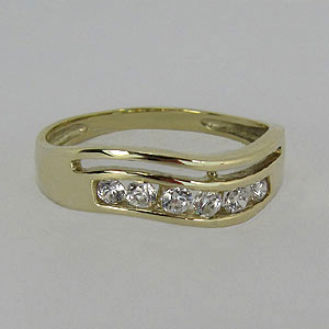 Z70-018 Dámský zlatý prsten se zirkony