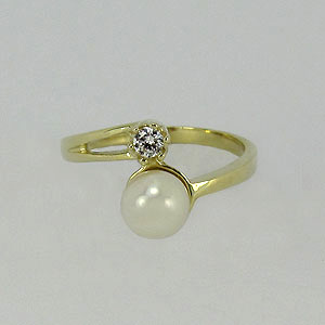 Zlatý prsten Z70-053