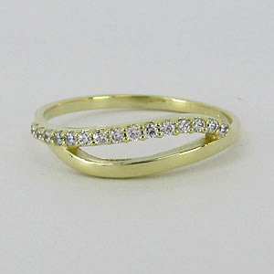 Zlatý prsten Z70-157