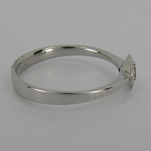 Zlatý prsten se zirkonem Z70-106