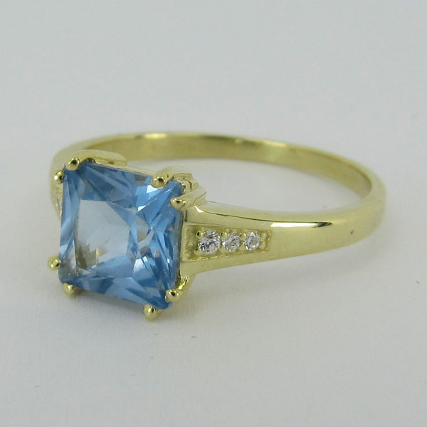 Zlatý prsten s akvamarínem Z70-212