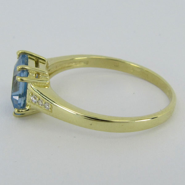 Zlatý prsten s akvamarínem Z70-212